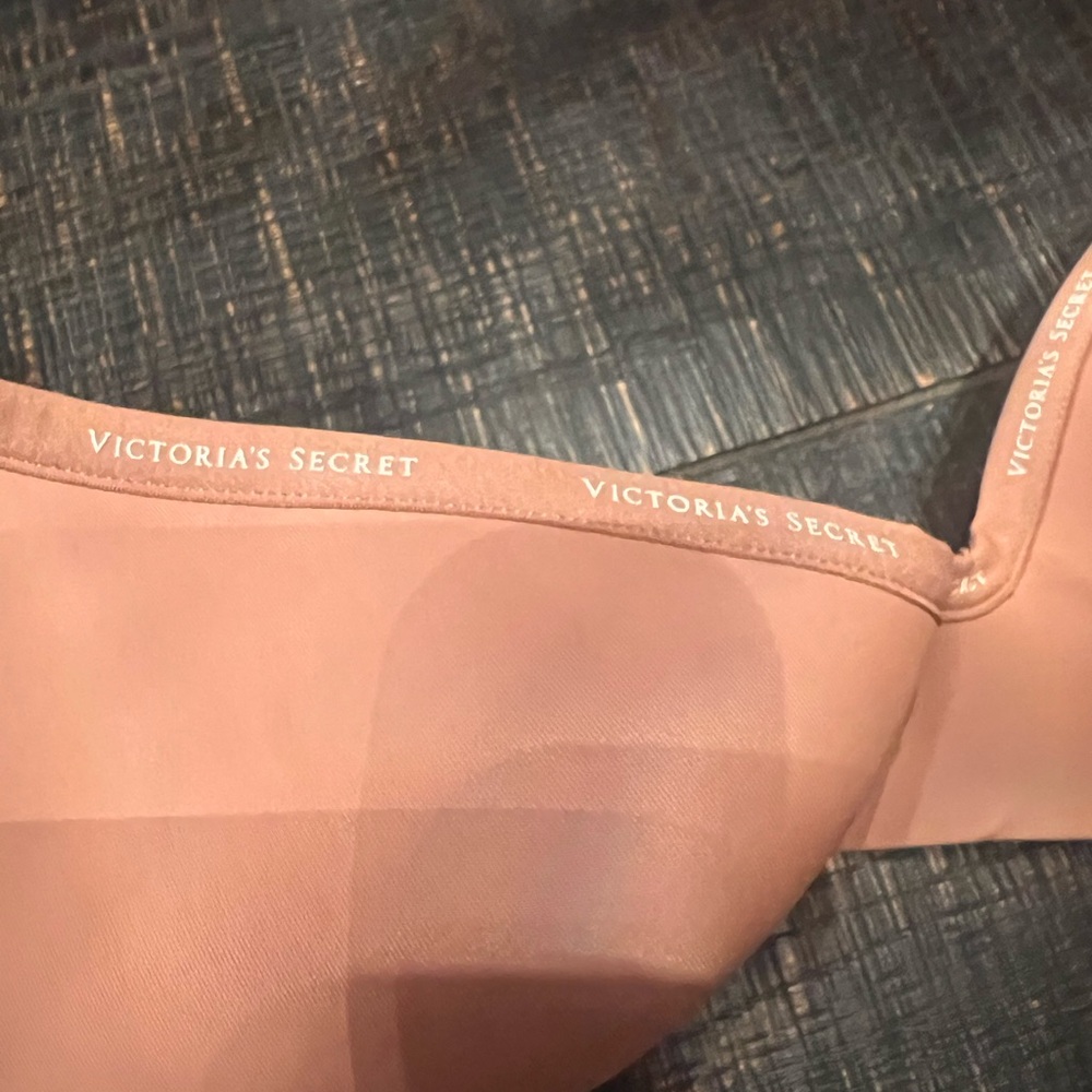 Victoria’s Secret lightly lined wireless t-shirt bra